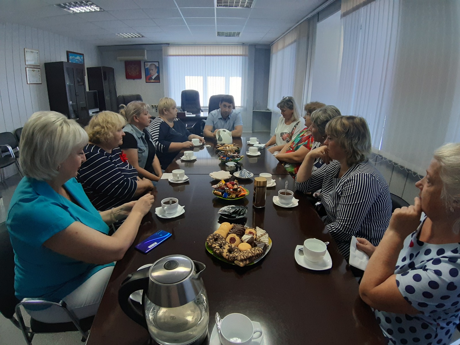 13 августа глава Боготольского района Владимир Дубовиков провел встречу с руководителями детских садов