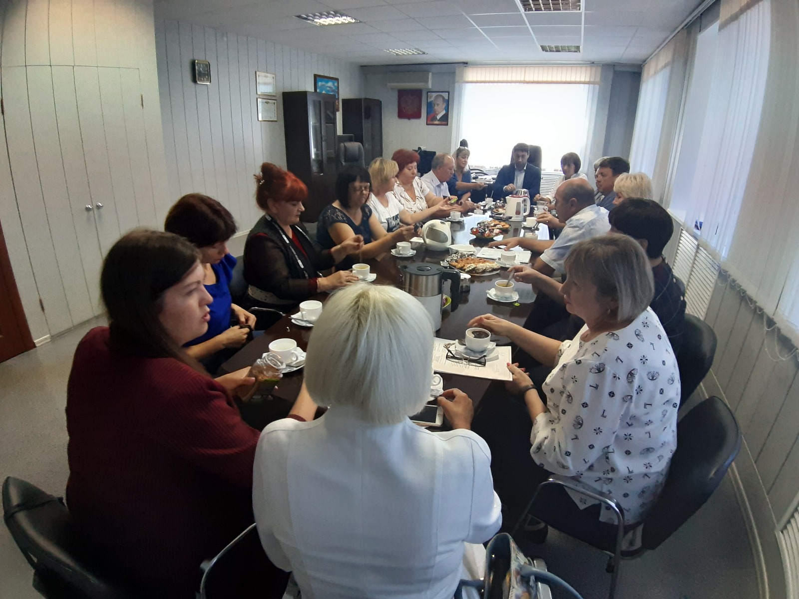 20 августа глава Боготольского района Владимир Дубовиков провел совещание с руководством бюджетных учреждений муниципалитета