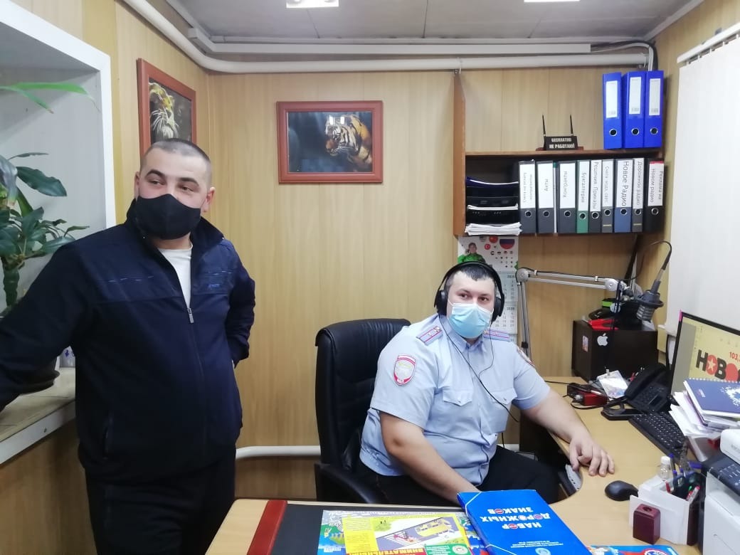 Начальник Госавтоинспекции и общественники обсудили детскую безопасность в эфире Дорожного радио