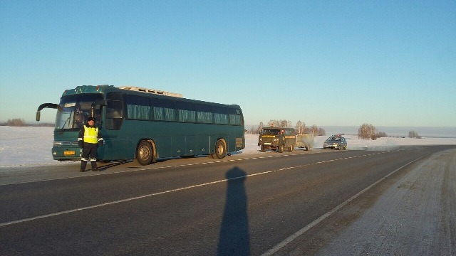 Сотрудники боготольской Госавтоинспекции оказали помощь пассажирам автобуса