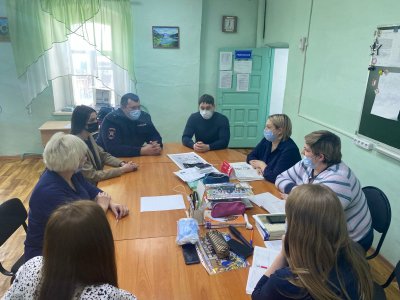 Начальник Боготольской  Госавтоинспекции и глава Боготольского района провели педагогическое собрание в МБОУ Боготольской СОШ