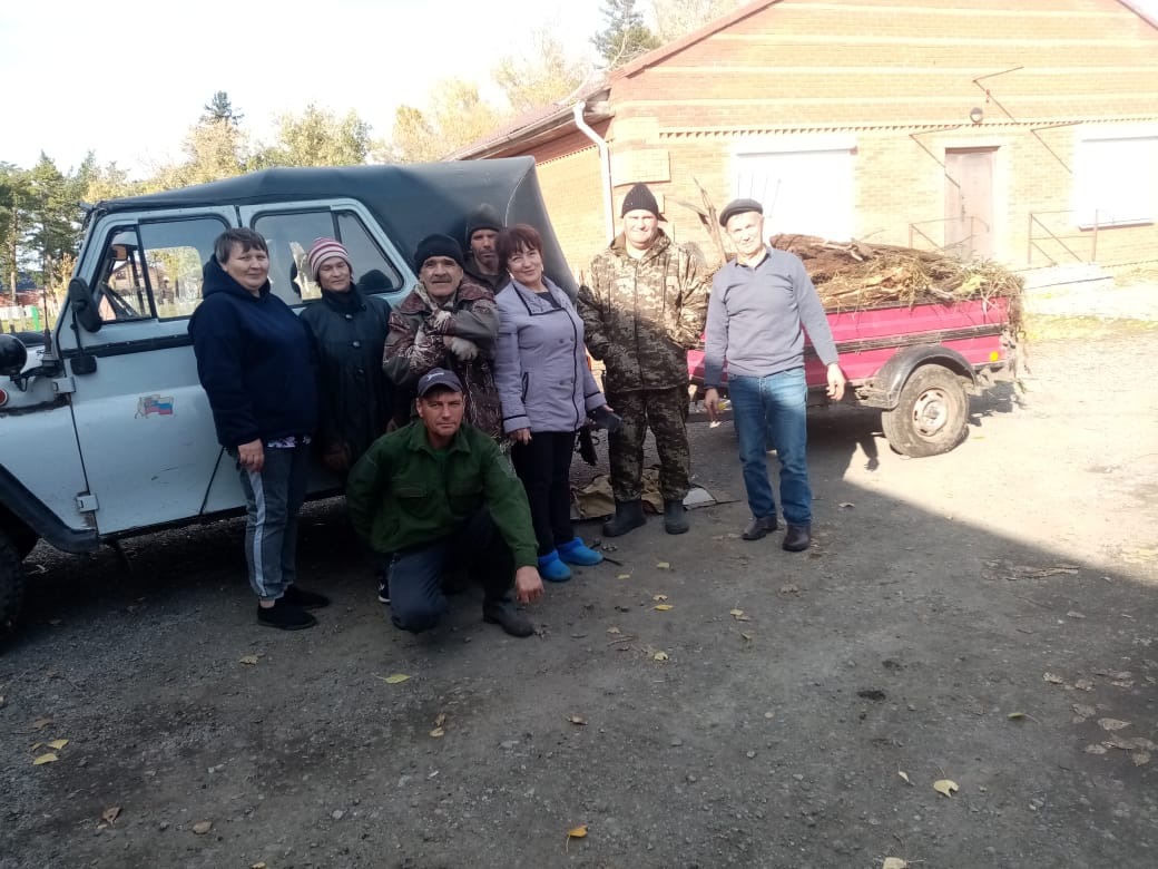 В Боготольском районе на территории всех сельских советов активно ведется работа по подготовке к осенне – зимнему противопожарному периоду 2023-2024 годов - проводятся субботники на подведомственной территории. Приглашаем жителей, работников организаций принять активное участие в проведении мероприятий уборке территорий.