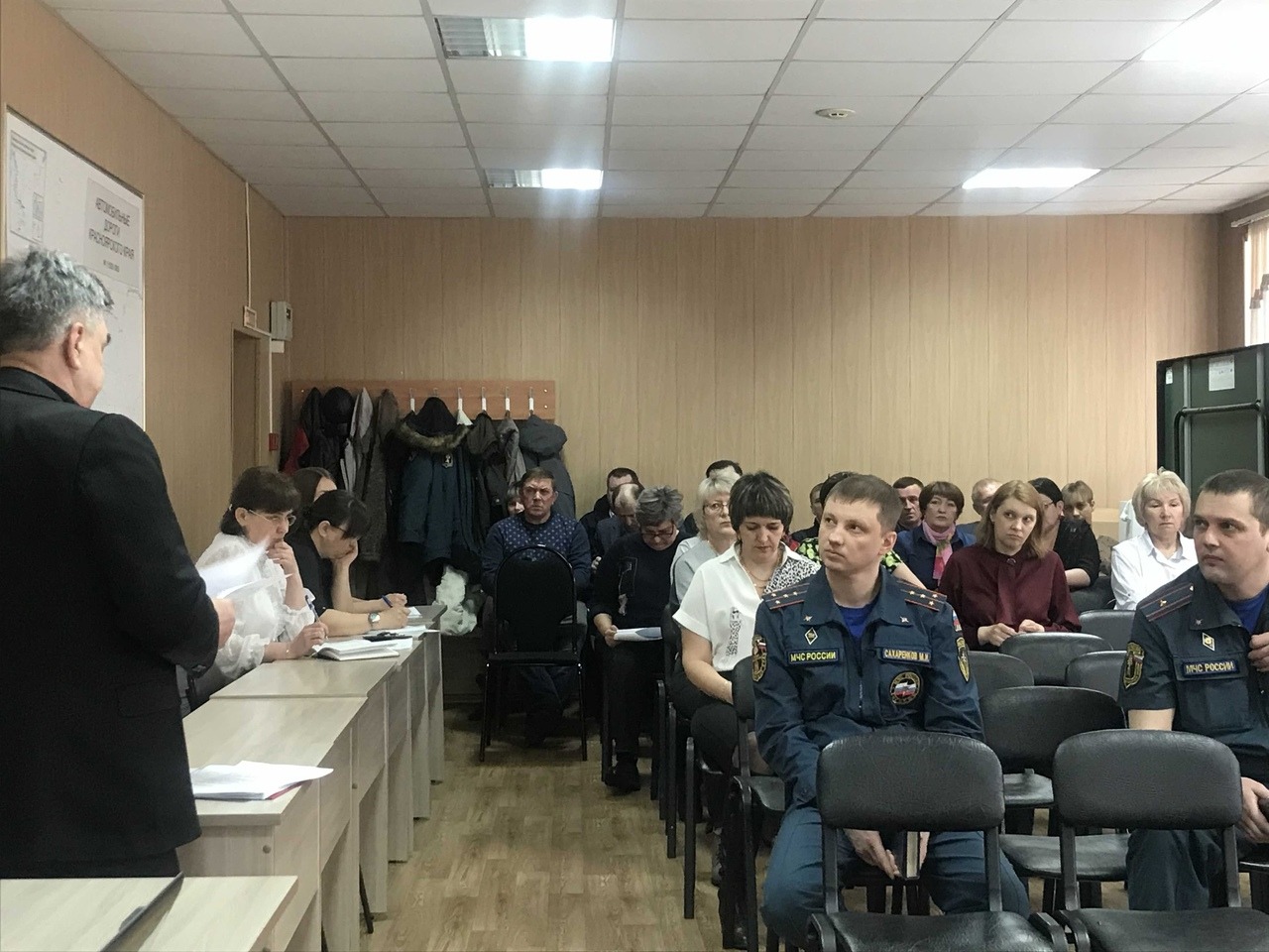 Аппаратное совещание 27 марта в администрации Боготольского района было совмещено с заседанием Комиссии по чрезвычайным ситуациям и безопасности.