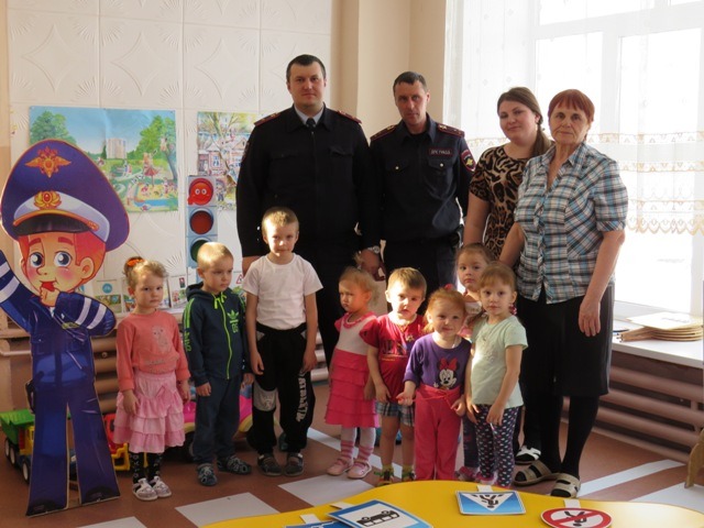 Начальник Госавтоинспекции провел урок безопасности для дошколят