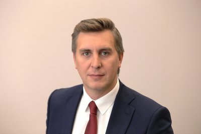 Нашим дорогим женщинам!