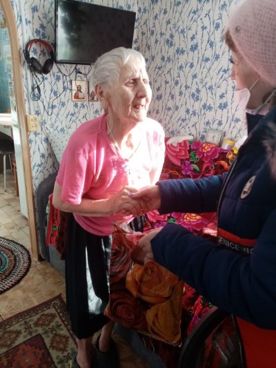 К дню 8 марта труженицам тыла Боготольского района были вручены подарки от Главы Боготольского района
