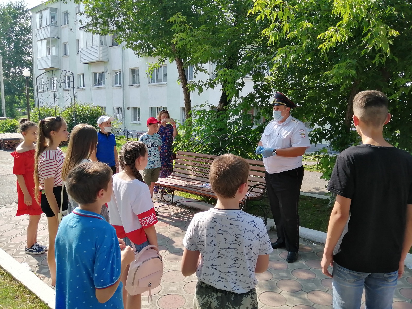 Начальник Госавтоинспекции вручил сертификаты участникам конкурса