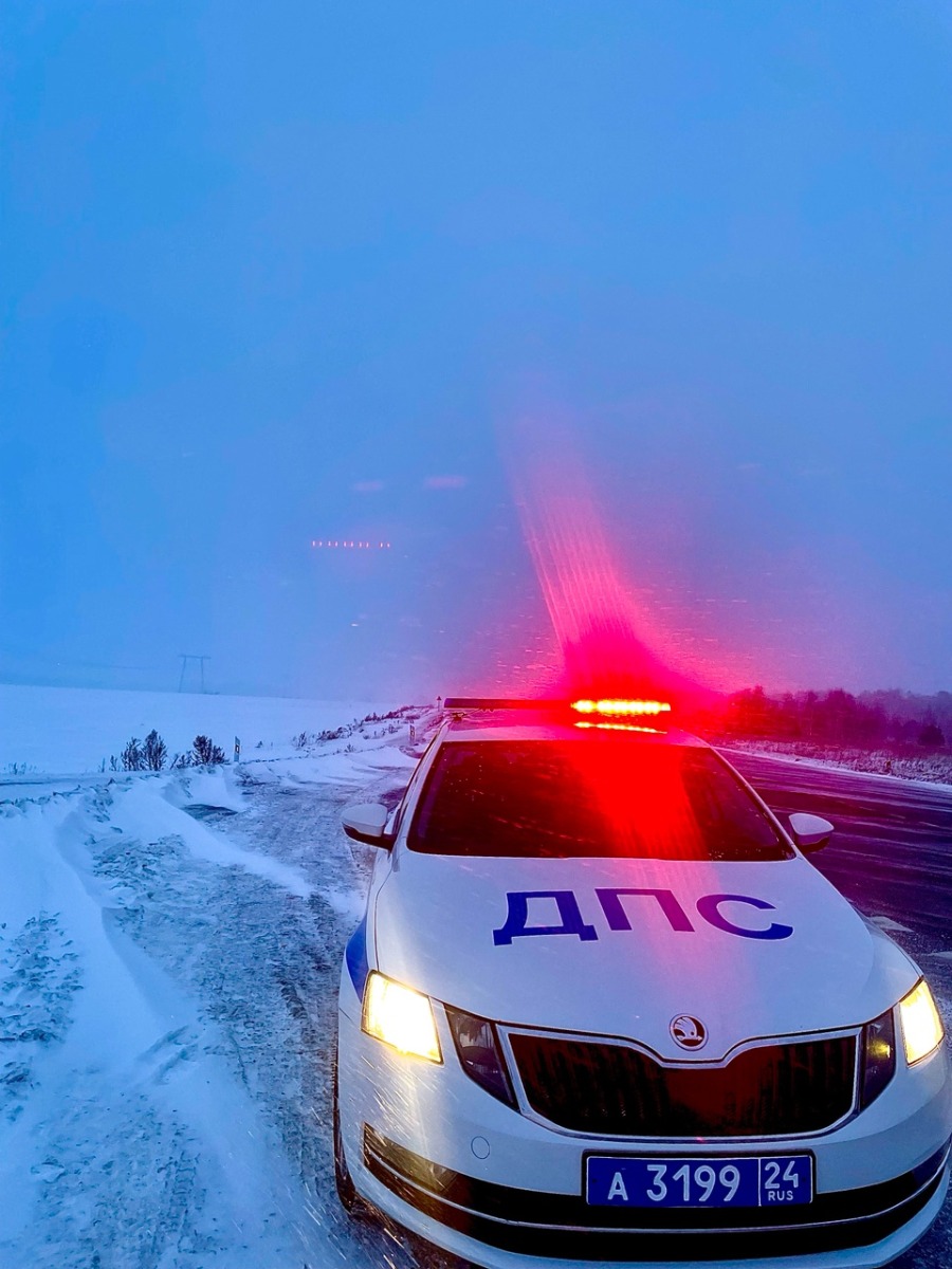 Нахождение в салоне автомобиля ребенка в детском удерживающем устройстве – одно из главных требований, предъявляемых Правилами дорожного движения к перевозке детей до 12 лет