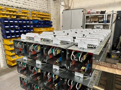 Красноярская компания оптимизирует процесс производства трансформаторных подстанций благодаря федеральному проекту «Производительность труда»