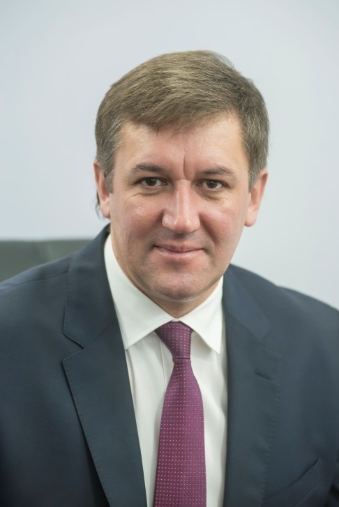 Уважаемые жители Красноярского края, дорогие работники сферы физической культуры и спорта, спортсмены, тренеры, ветераны спорта и все любители физической культуры!