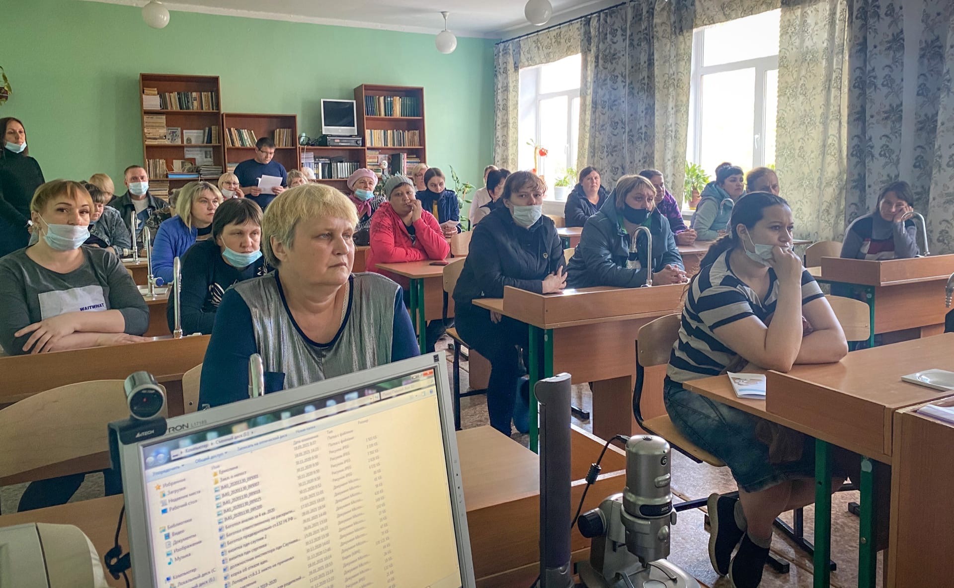В преддверии летних каникул Боготольские автоинспекторы участвуют на заключительных в учебном году родительских собраниях