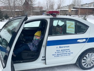 Сотрудники Госавтоинспекции напоминают о правилах вождения в дворовых зонах
