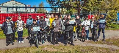 Госавтоинспекторы Боготола проводят обучающие уроки с велосипедистами в уличных условиях